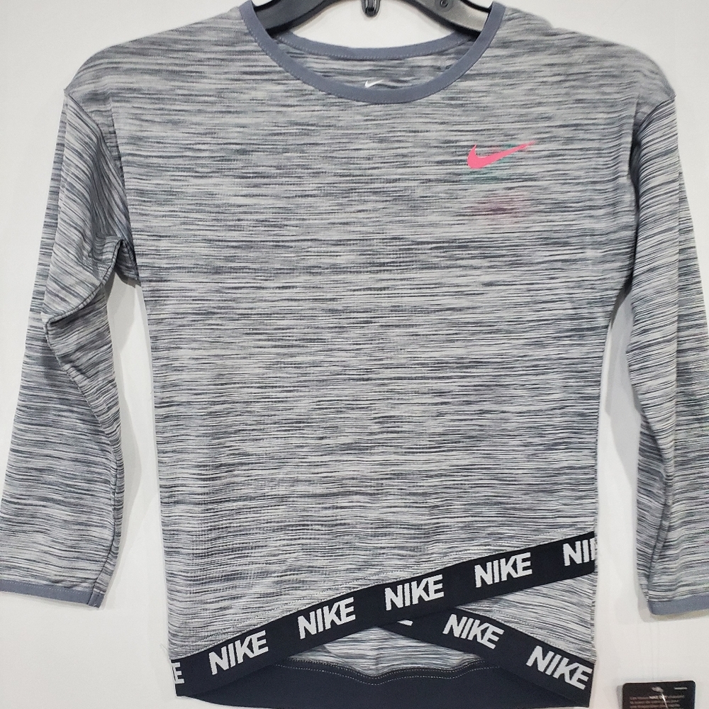 🆕️ Nike Top